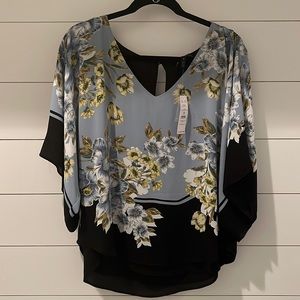 White House Black Market Blue Floral Kimono Top